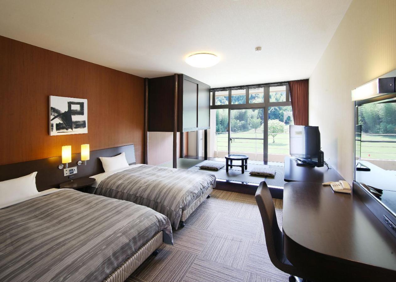 Route Inn Grantia Fukuoka Miyawaka - Wakita Onsen Buitenkant foto