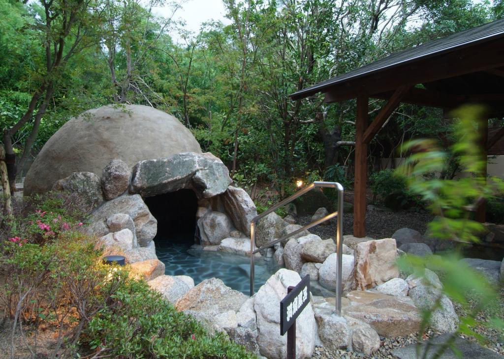 Route Inn Grantia Fukuoka Miyawaka - Wakita Onsen Buitenkant foto