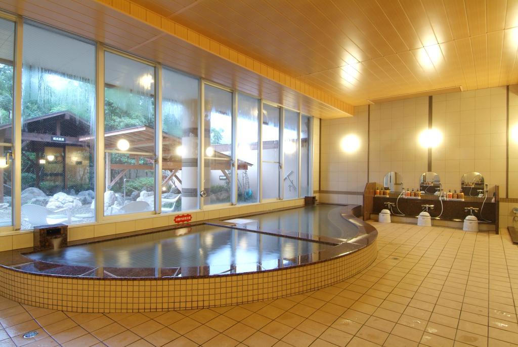 Route Inn Grantia Fukuoka Miyawaka - Wakita Onsen Buitenkant foto