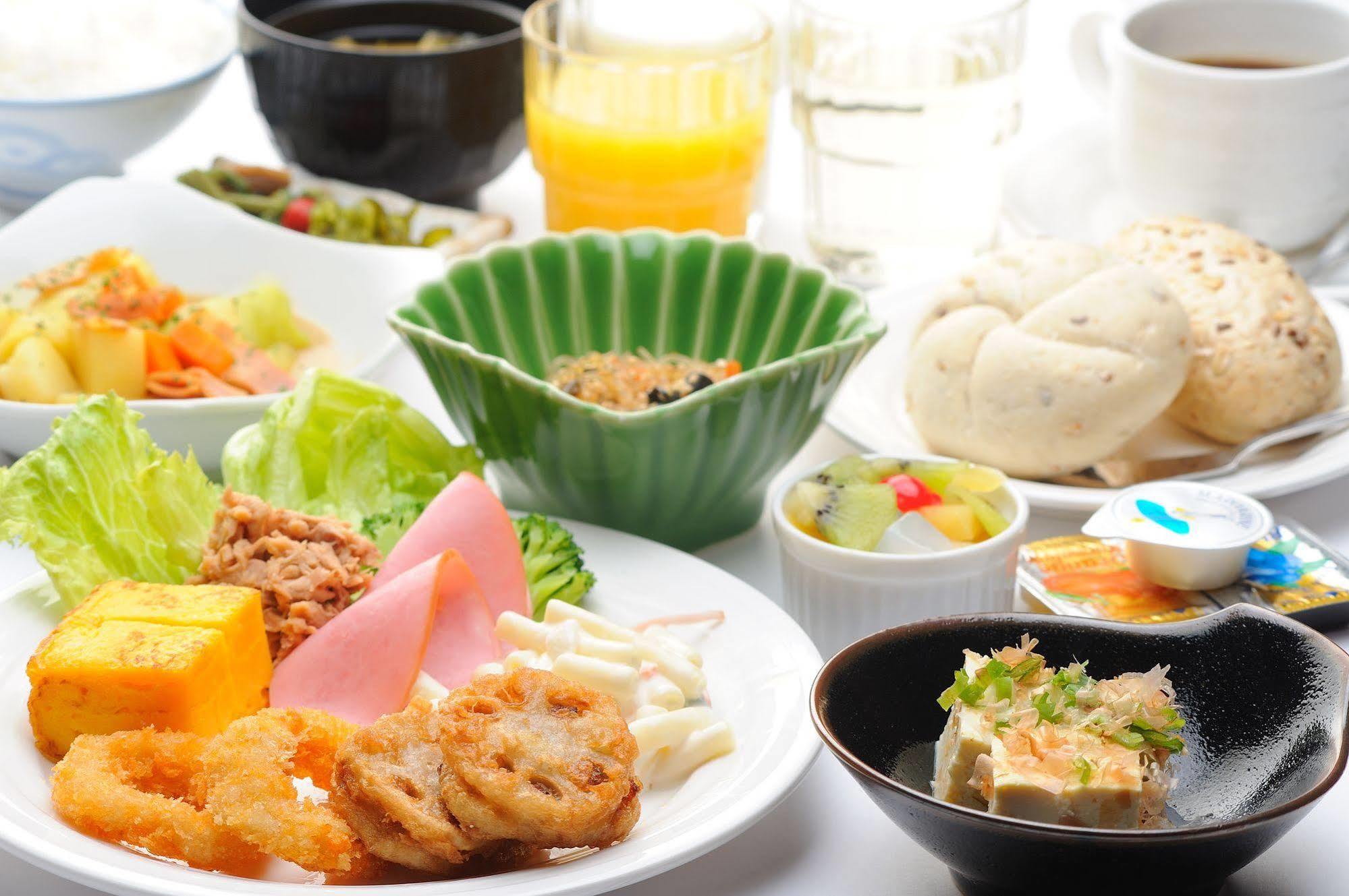 Route Inn Grantia Fukuoka Miyawaka - Wakita Onsen Buitenkant foto